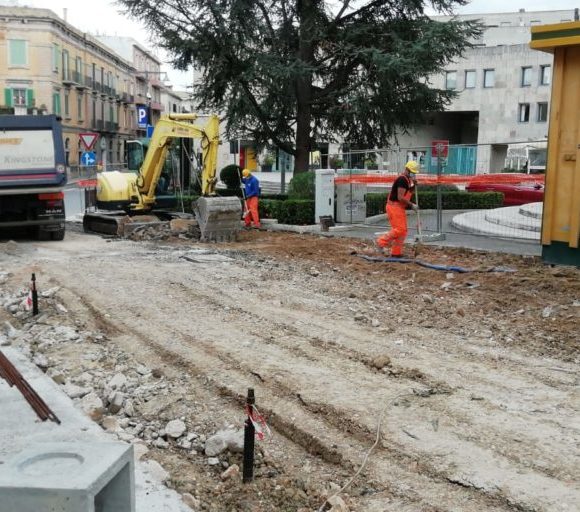 Riaperti i cantieri a Matera, da Via Don Minzoni a Via Casalnuovo operai al lavoro per completare gli interventi. Da lunedì si parte con Via San Biagio e con il parcheggio di Via Vena