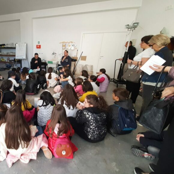 Matera, il Carro della Bruna svelato ai bambini che quest’anno riceveranno la Prima Comunione. Iniziativa promossa dall’Associazione Maria SS. della Bruna