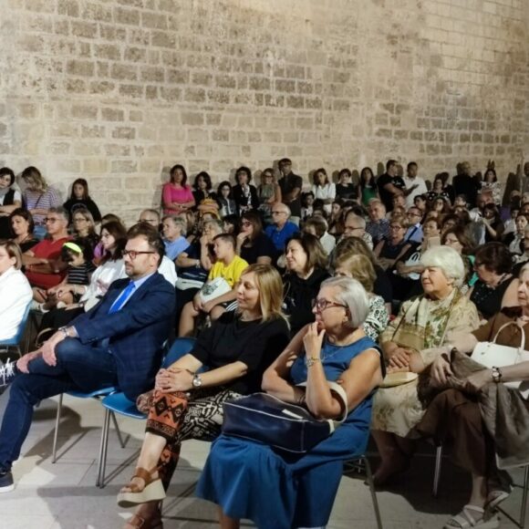 “Luca e Davide. Quel filo che lega la terra al cielo” di Elvira Bianco: con una storia delicata e struggente è calato il sipario su Libri in Terrazza